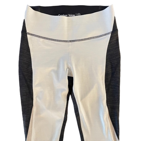 Outdoor Voices TechSweat 7/8 Zoom Leggings, Cloud/Night/Coyote, Size XS - Picture 4 of 7